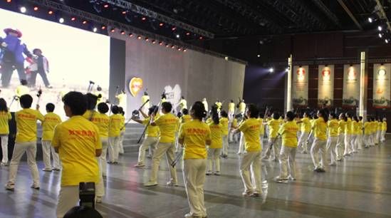 �ü�ͥ���F(tu��n)���������f(w��n)������������һ����