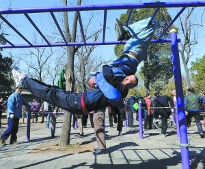 ���쉯����������������������������������߀��˦��һ���w��140���ͬ�����o���ܱȡ�